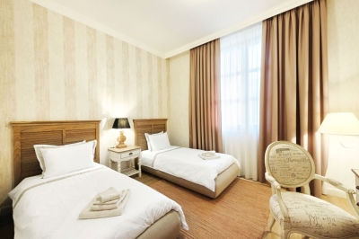 Double room with twin beds